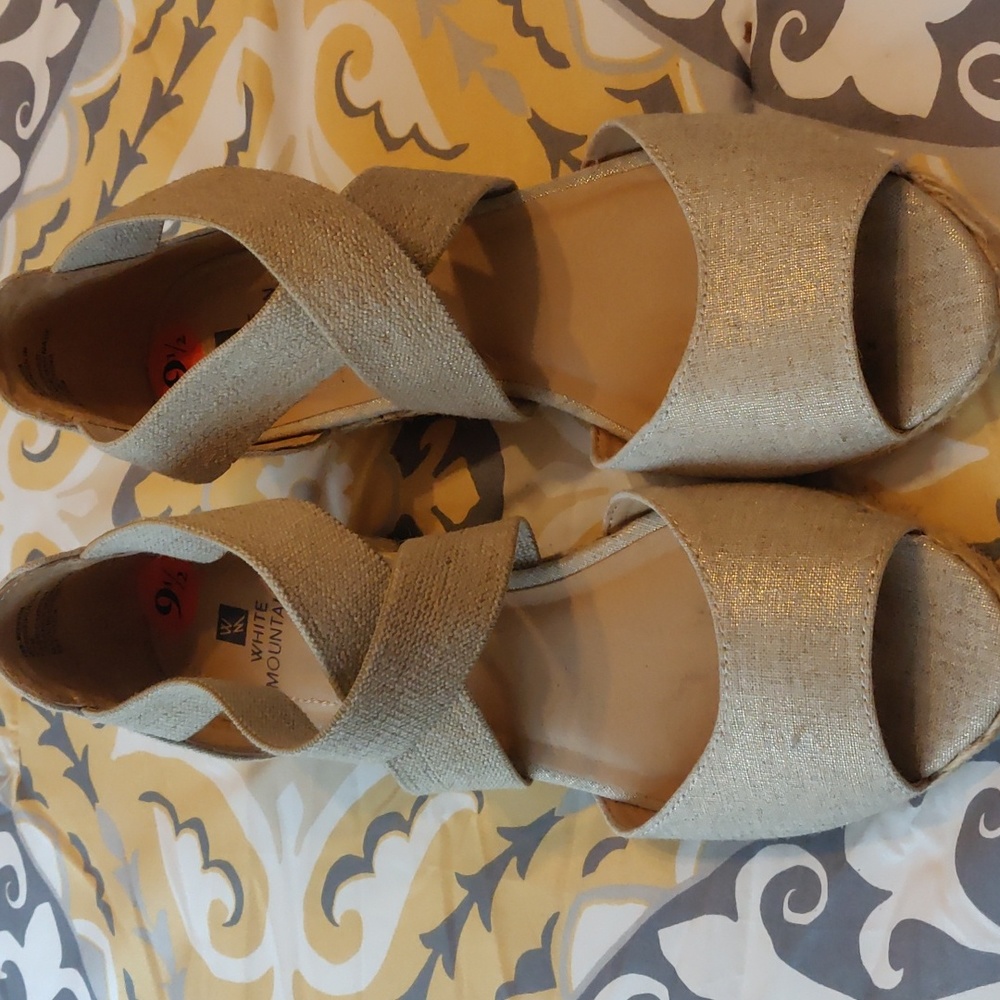 White Mountain size 9.5 wedge peep toes worn once